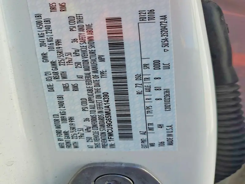 2021 FORD ESCAPE SE  