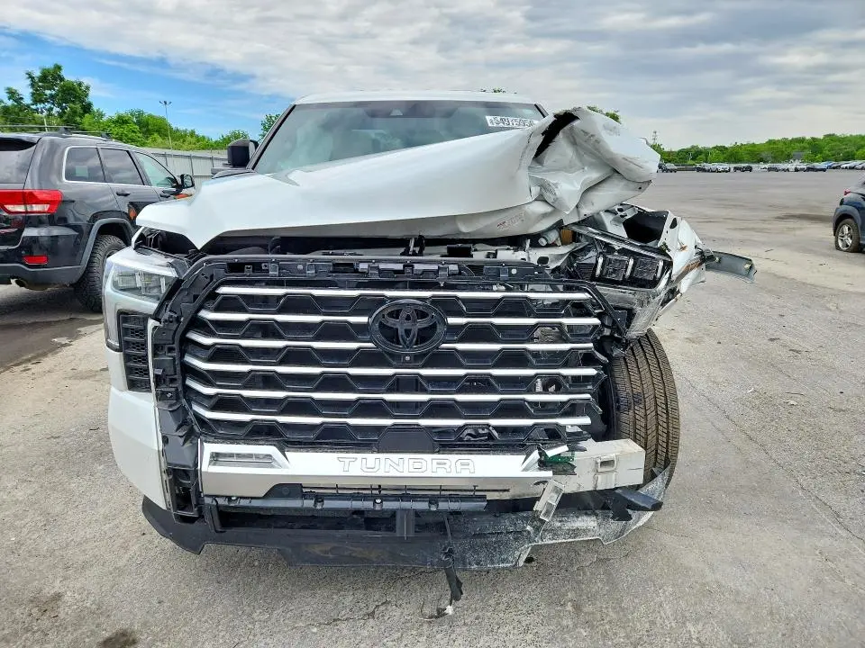 2023 TOYOTA TUNDRA CREWMAX CAPSTONE  