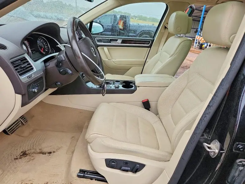 2017 VOLKSWAGEN TOUAREG EXECUTIVE  