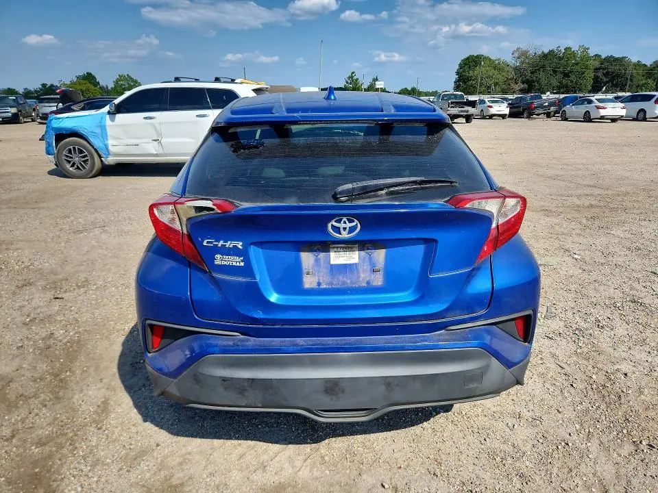 2019 TOYOTA C-HR XLE  
