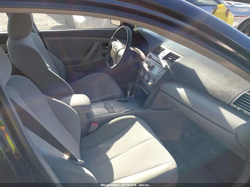 2011 TOYOTA CAMRY LE