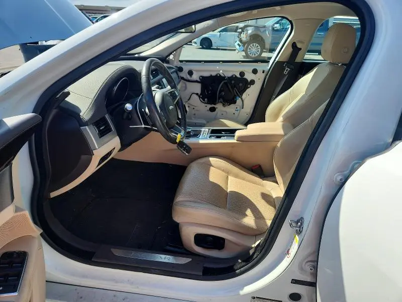 2018 JAGUAR XF PRESTIGE  