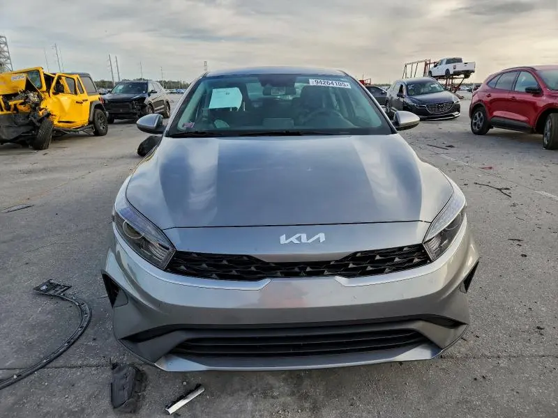 2023 KIA FORTE LX  