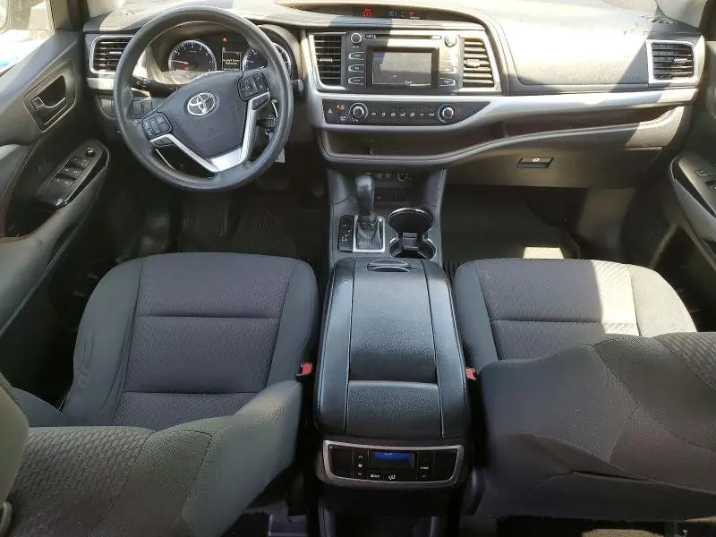 2018 TOYOTA HIGHLANDER LE  