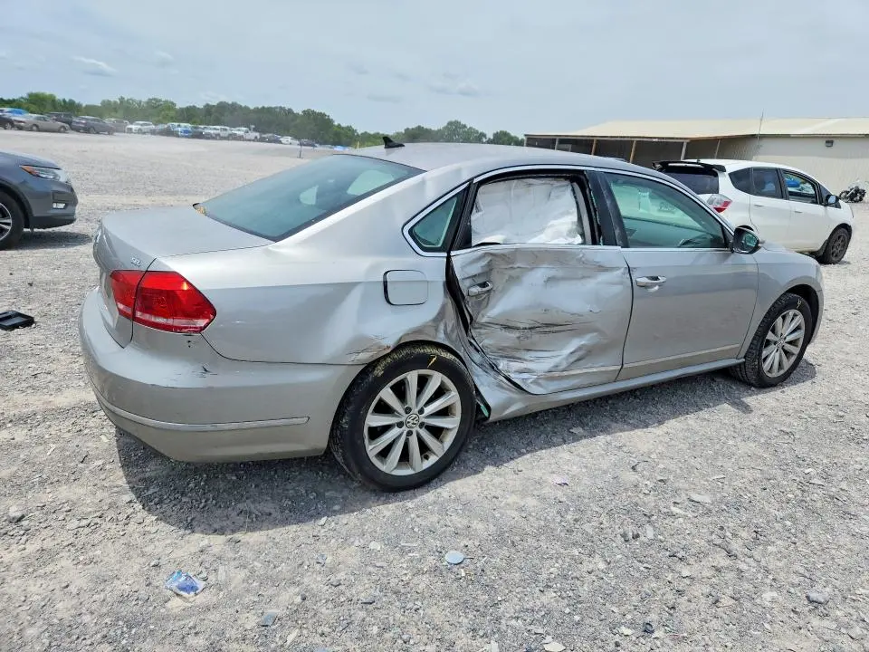 2012 VOLKSWAGEN PASSAT SEL  