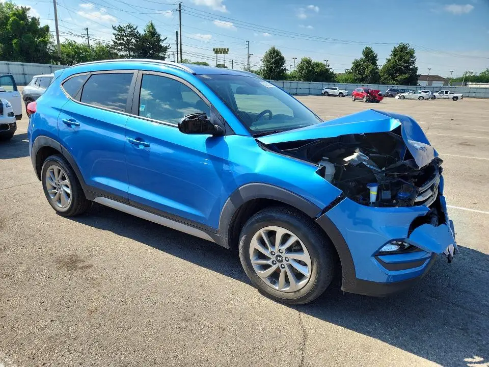 2017 HYUNDAI TUCSON SE  