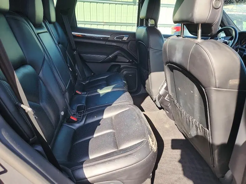 2017 PORSCHE CAYENNE   