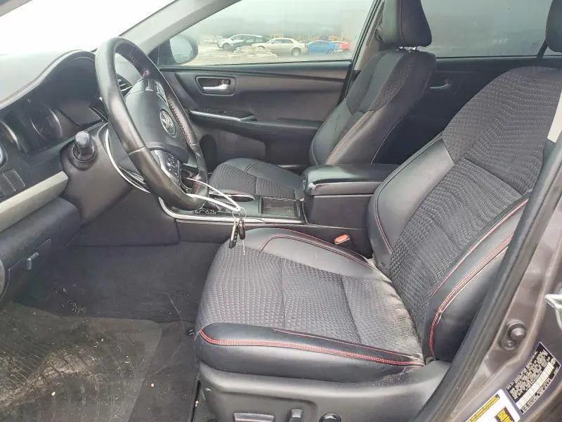2015 TOYOTA CAMRY SE  
