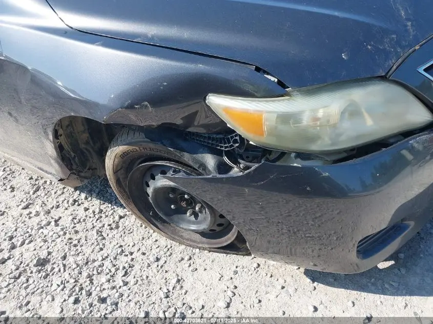 2011 TOYOTA CAMRY LE