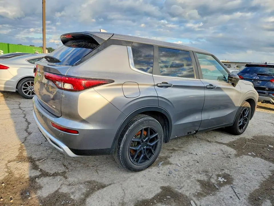 2022 MITSUBISHI OUTLANDER SE  