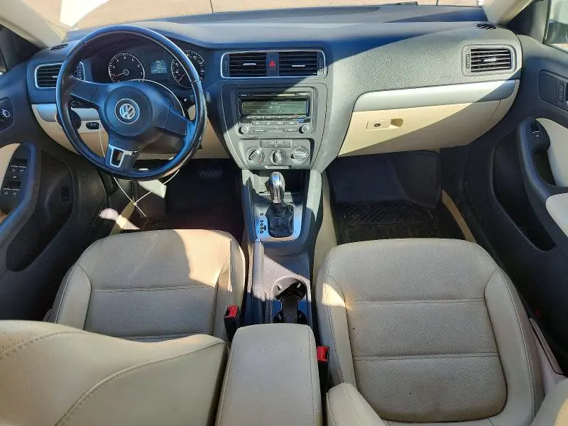 2013 VOLKSWAGEN JETTA SE  