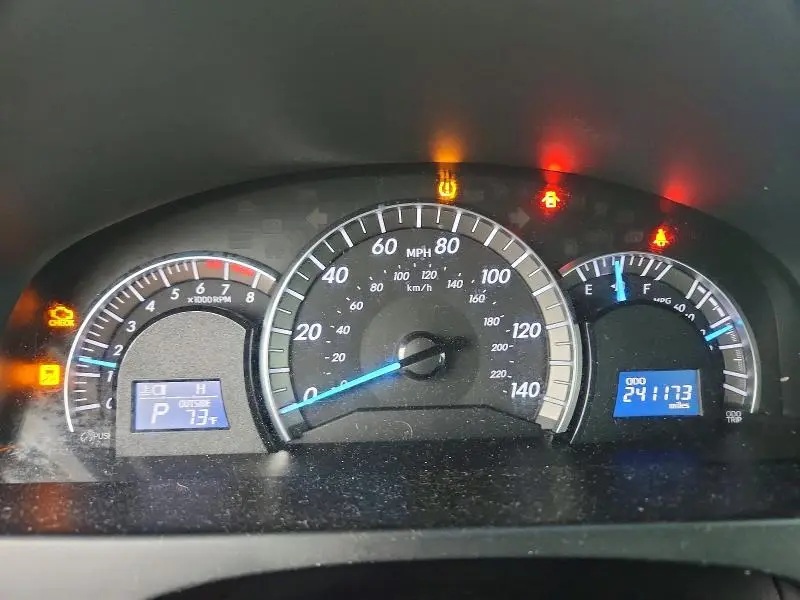 2013 TOYOTA CAMRY SE  