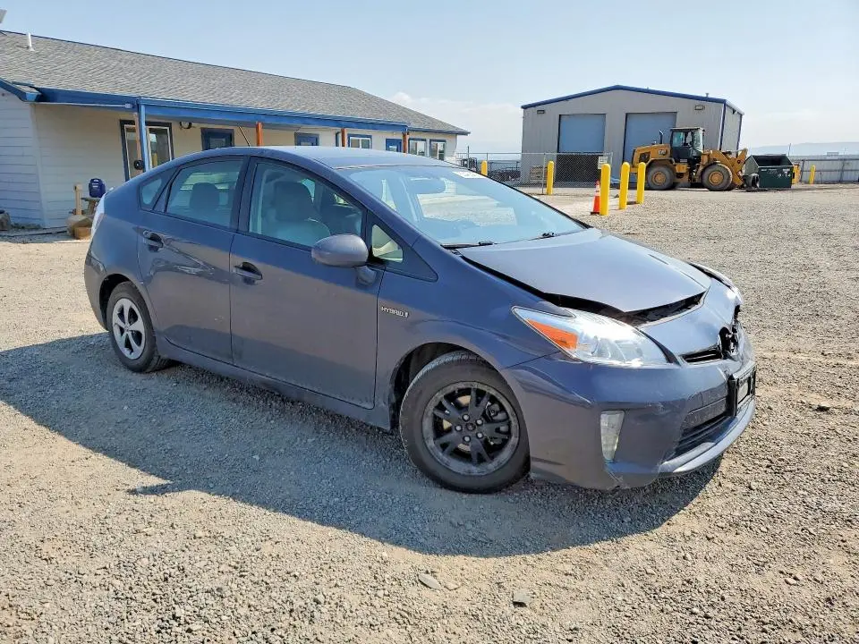 2015 TOYOTA PRIUS FOUR  