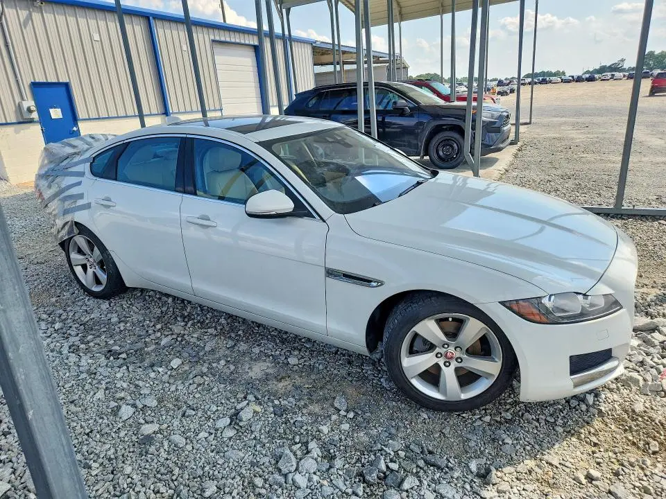 2018 JAGUAR XF   