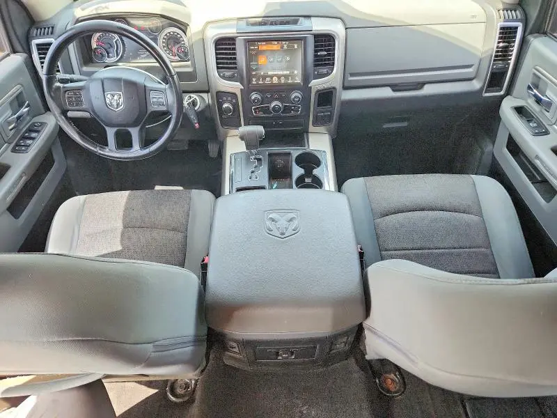 2013 RAM 1500 SLT  