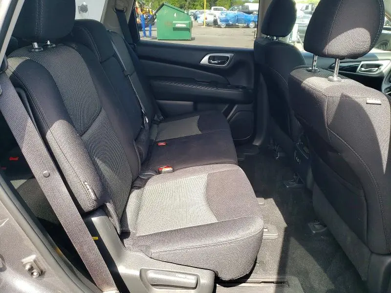 2019 NISSAN PATHFINDER SV  