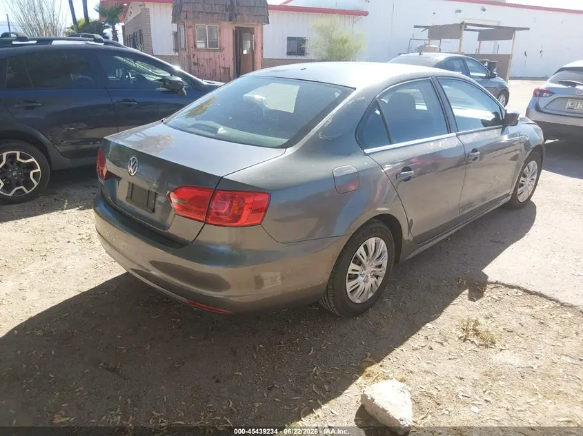 2014 VOLKSWAGEN JETTA 2.0L S