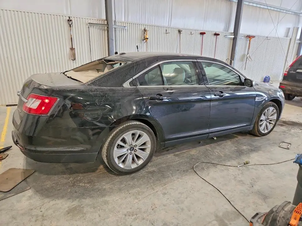 2011 FORD TAURUS LIMITED  