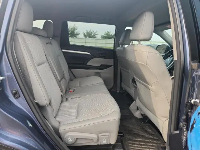 2014 TOYOTA HIGHLANDER LE  
