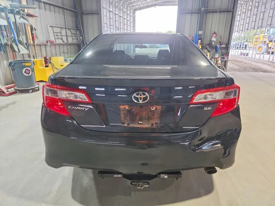 2013 TOYOTA CAMRY SE  