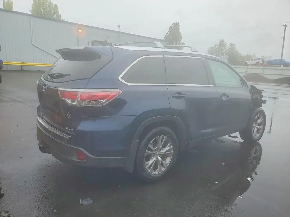 2015 TOYOTA HIGHLANDER XLE  