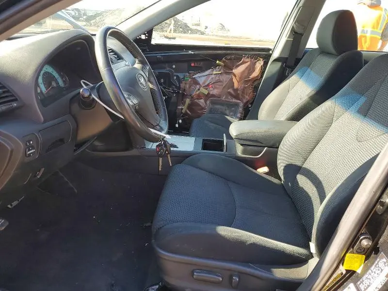 2011 TOYOTA CAMRY SE  