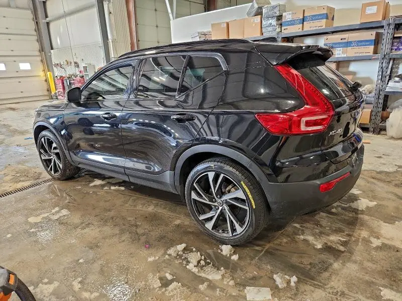 2021 VOLVO XC40 T5 R-DESIGN  