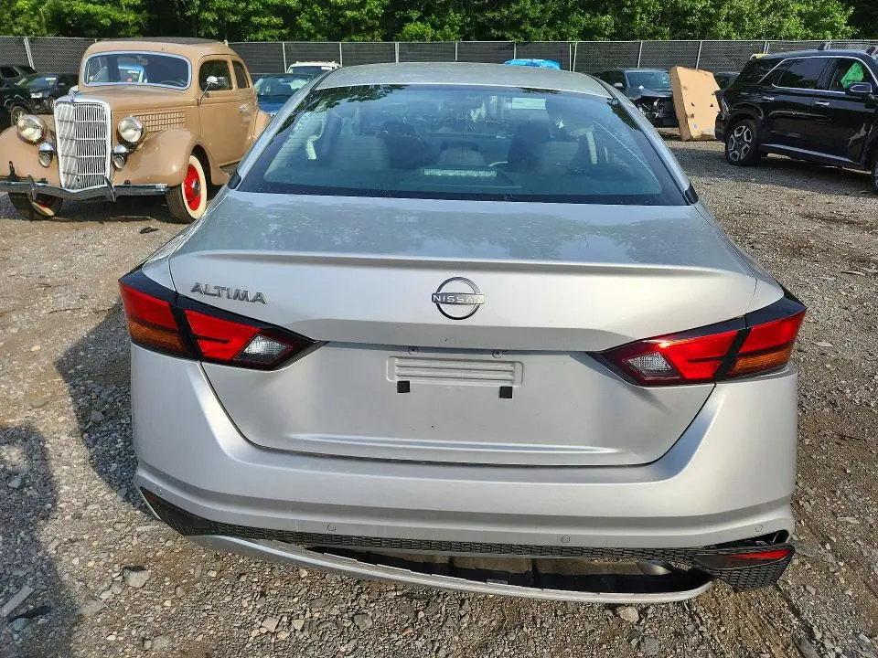 2024 NISSAN ALTIMA S  