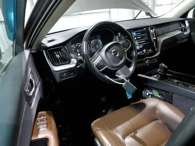 2018 VOLVO XC60 T5  