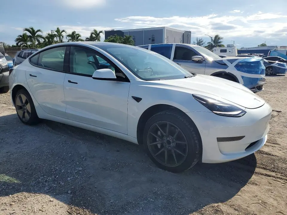 2021 TESLA MODEL 3   