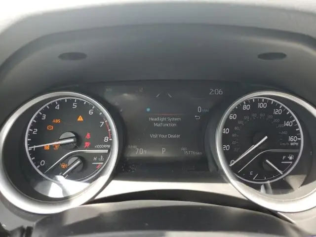 2021 TOYOTA CAMRY XLE  