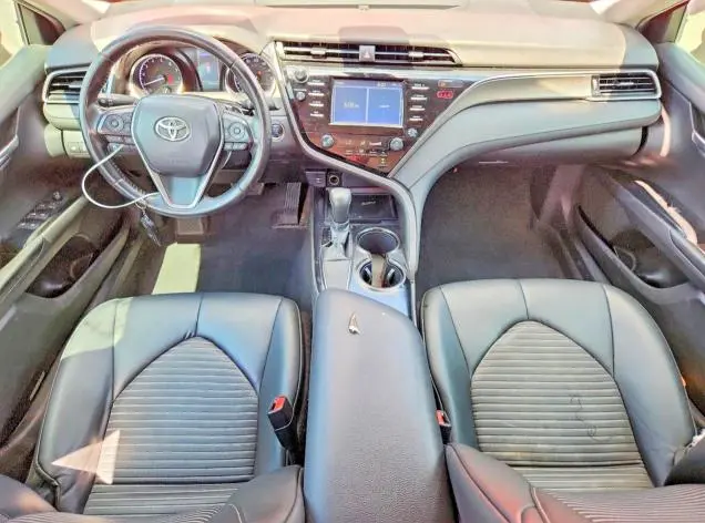 2019 TOYOTA CAMRY SE  