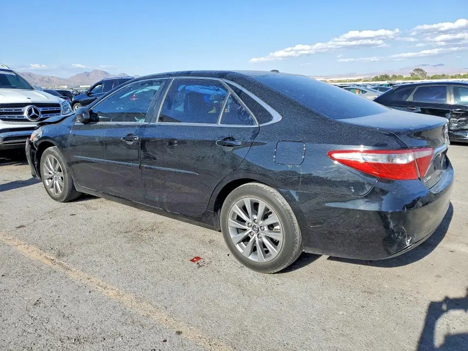 2016 TOYOTA CAMRY XLE  