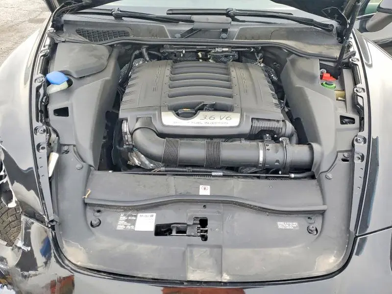 2014 PORSCHE CAYENNE   