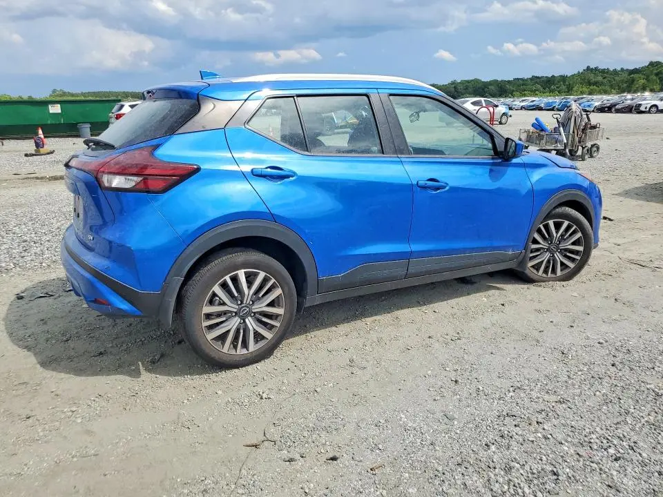 2024 NISSAN KICKS SV  