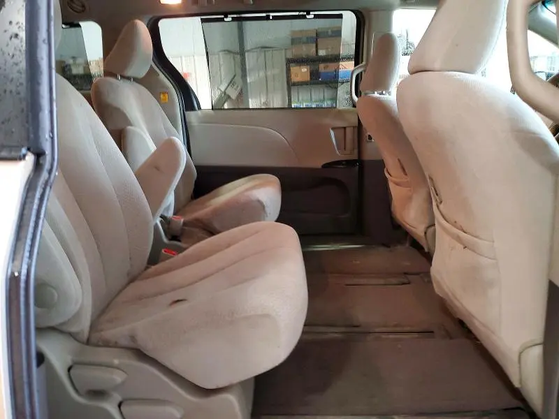 2011 TOYOTA SIENNA LE 7-PASSENGER  