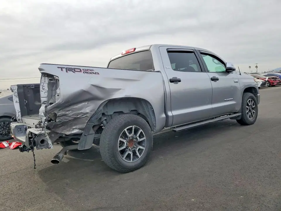 2018 TOYOTA TUNDRA CREWMAX SR5  