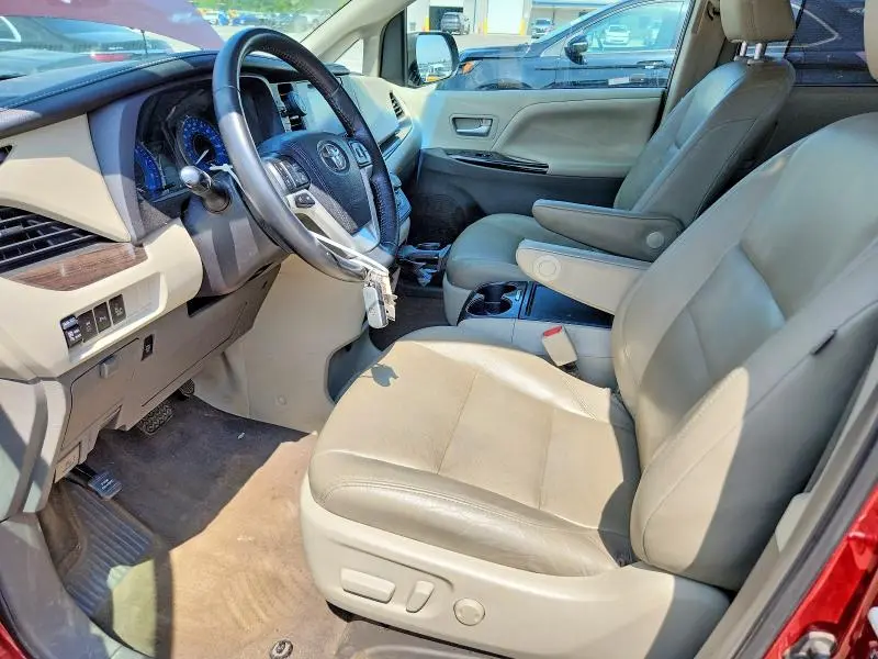 2017 TOYOTA SIENNA XLE 7-PASSENGER  