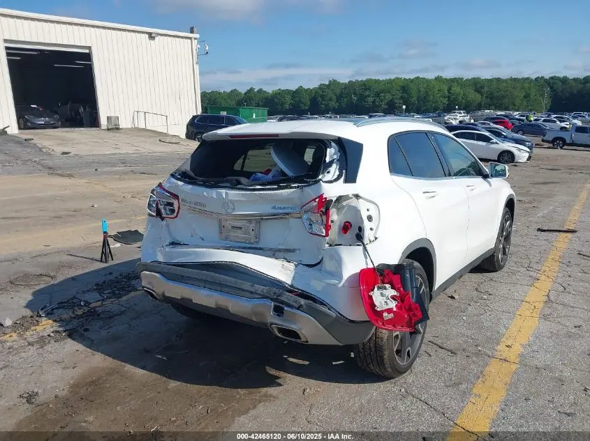 2018 MERCEDES-BENZ GLA 250 4MATIC