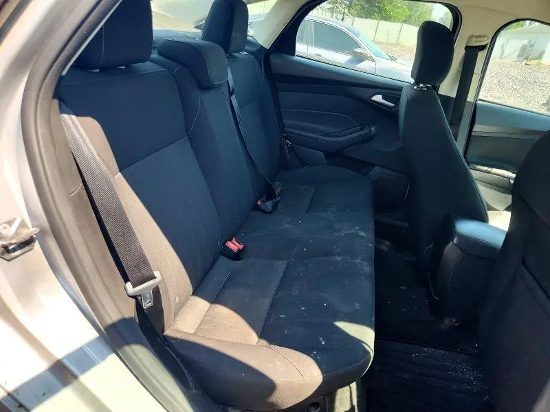 2017 FORD FOCUS SE  