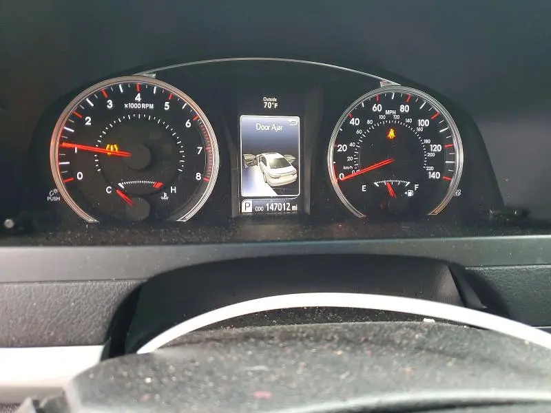 2015 TOYOTA CAMRY SE  
