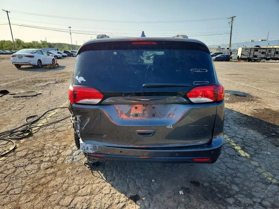 2019 CHRYSLER PACIFICA LIMITED  
