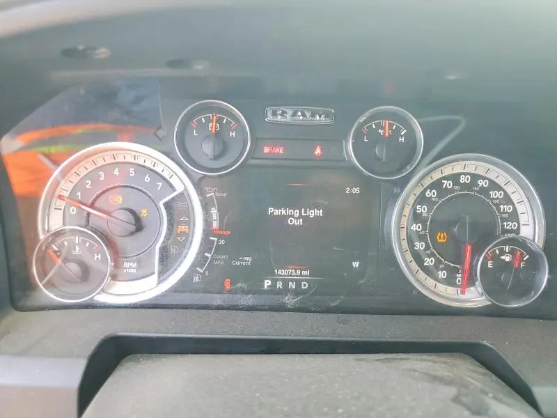 2016 RAM 1500 SLT  