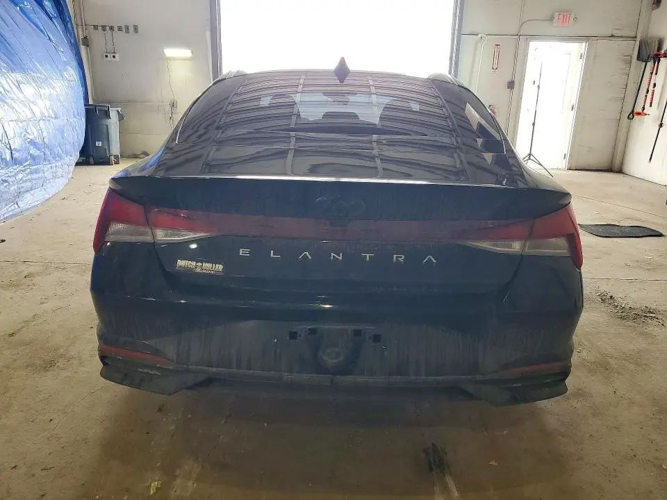 2023 HYUNDAI ELANTRA SE  