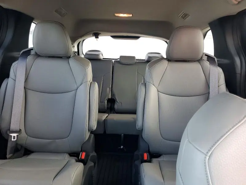 2025 TOYOTA SIENNA XLE 7-PASSENGER  