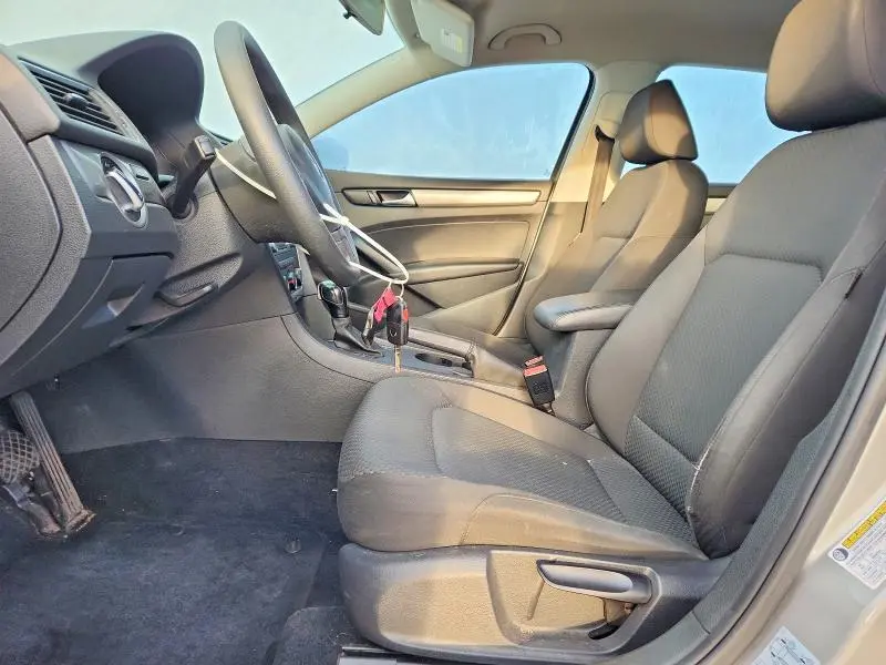 2014 VOLKSWAGEN PASSAT S  