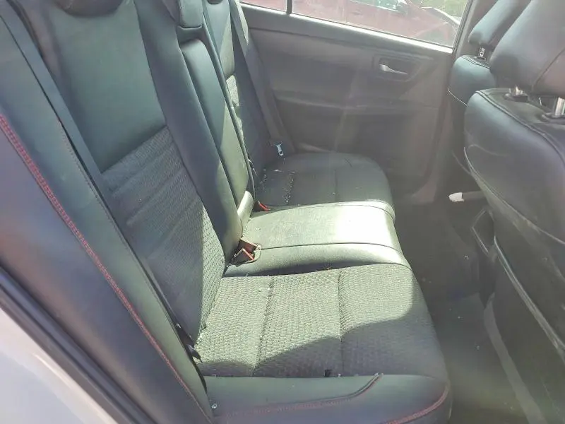 2015 TOYOTA CAMRY SE  