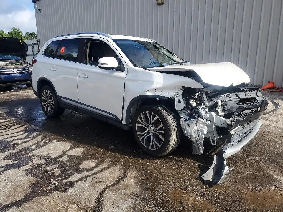 2017 MITSUBISHI OUTLANDER SE  