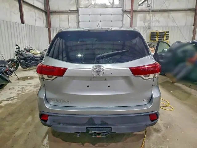 2017 TOYOTA HIGHLANDER LE  
