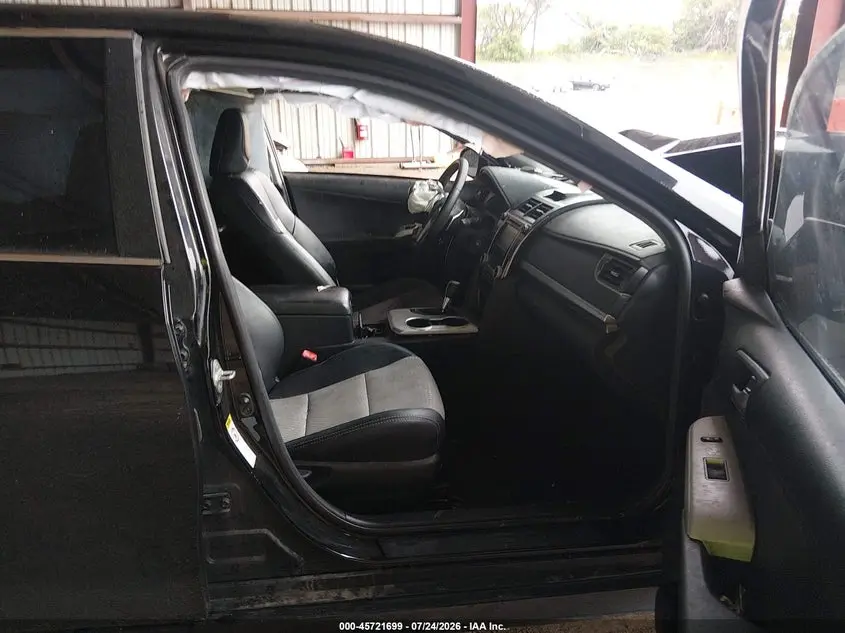 2012 TOYOTA CAMRY SE